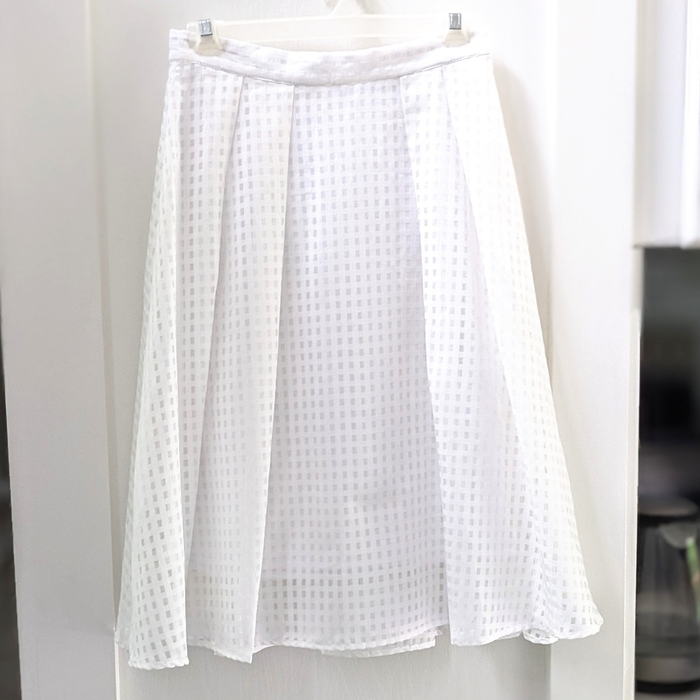 Le Chateau Lace Flare A Line White Skirt Lined Size 2